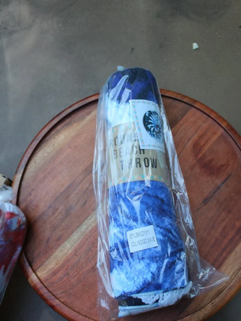 NWT Indigo Wave Round Beach Throw Circular Towel Blue White Tie Dye